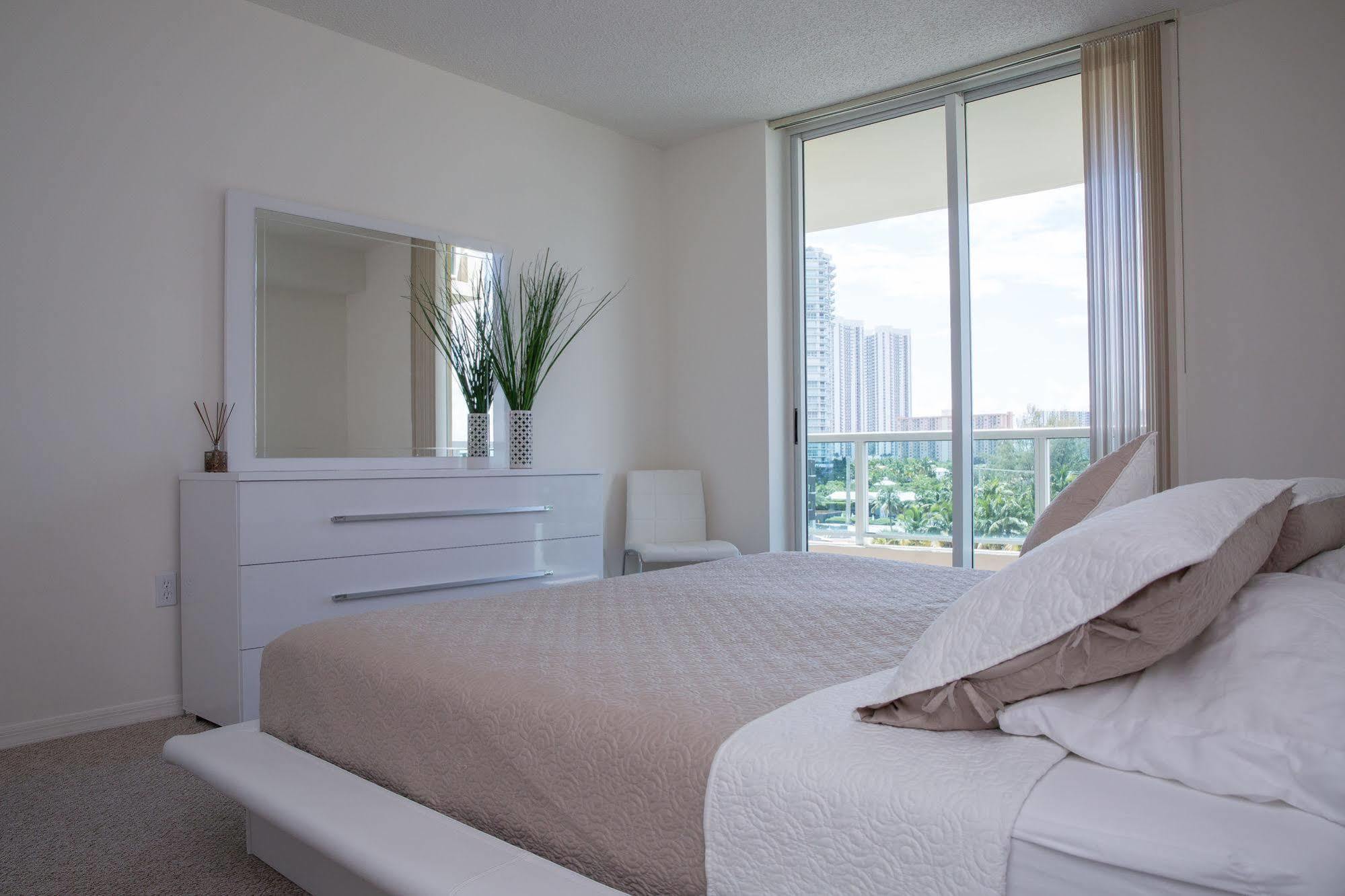 Best Holiday Suites Sunny Isles Beach Eksteriør billede